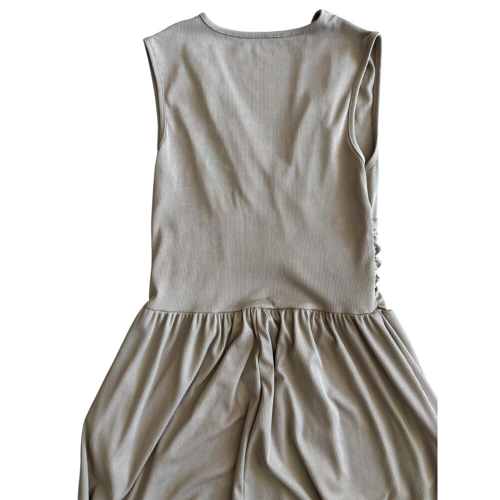 VIRAL RUCHED JUMPSUIT SIZE MEDIUM - Picture 4 of 6